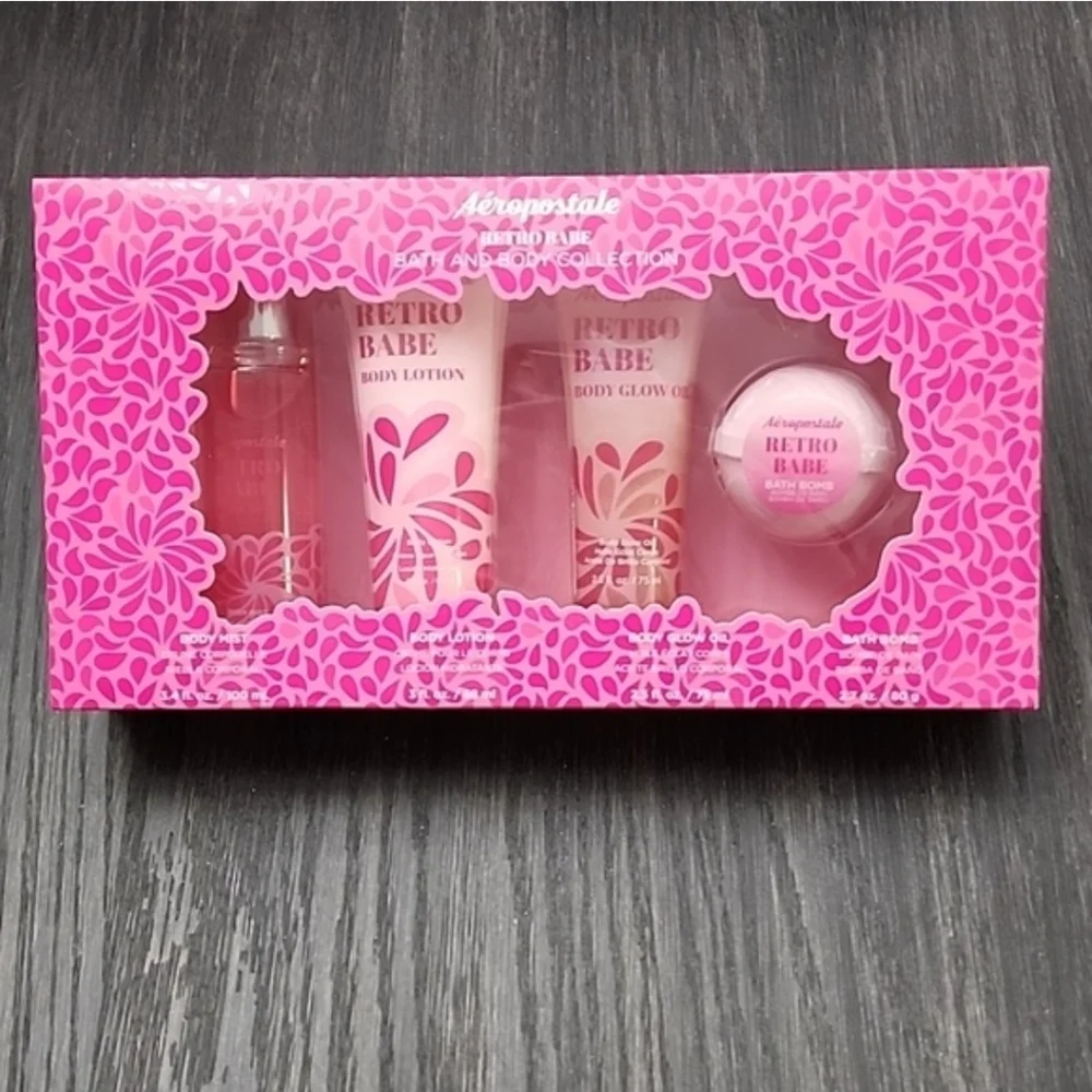 Aeropostale Retro Babe Bath and Body Collection 4 Piece Set - New In Box
